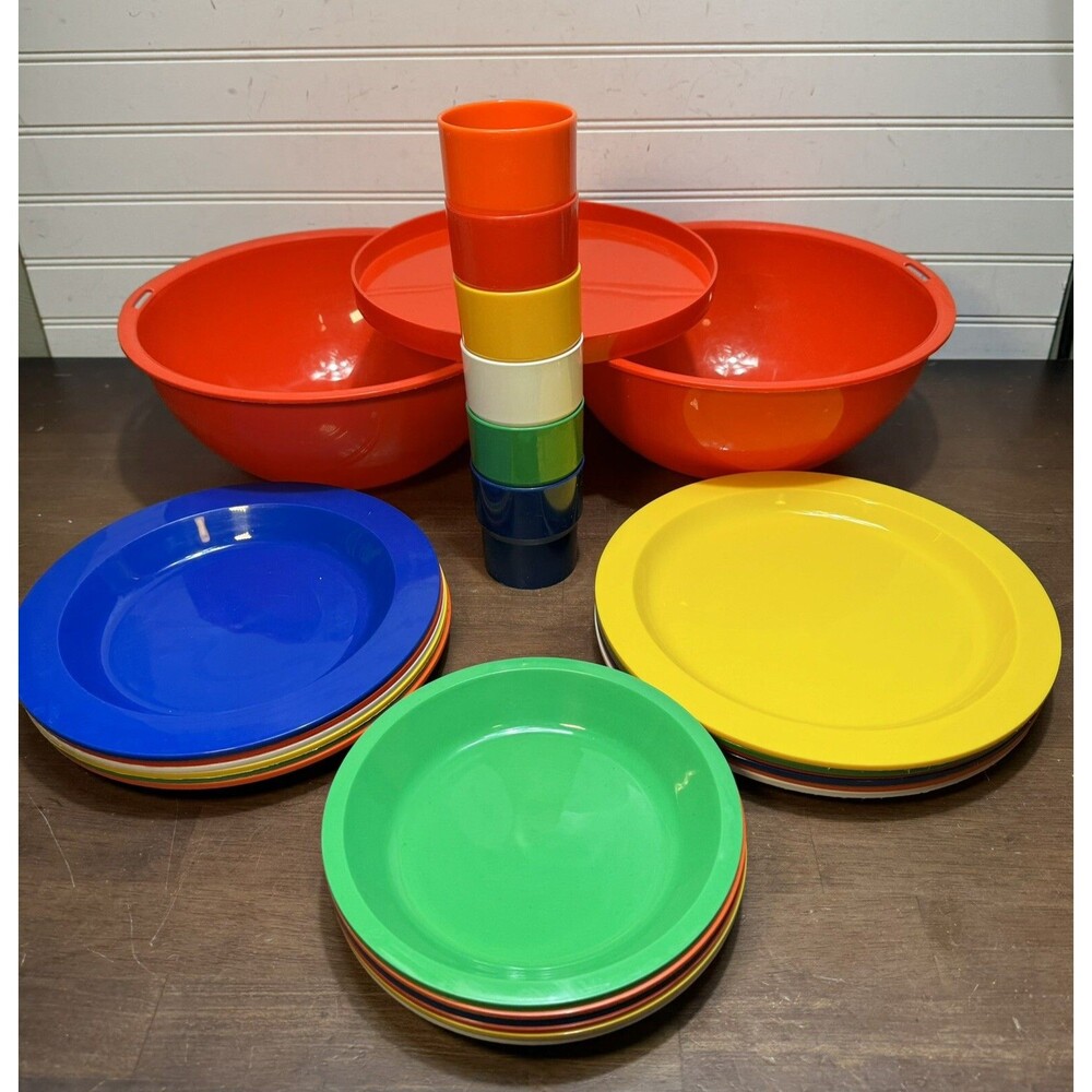 Vtg  MCM INGRID CHICAGO Party Ball Picnic Camping Set Retro Red Service For 6